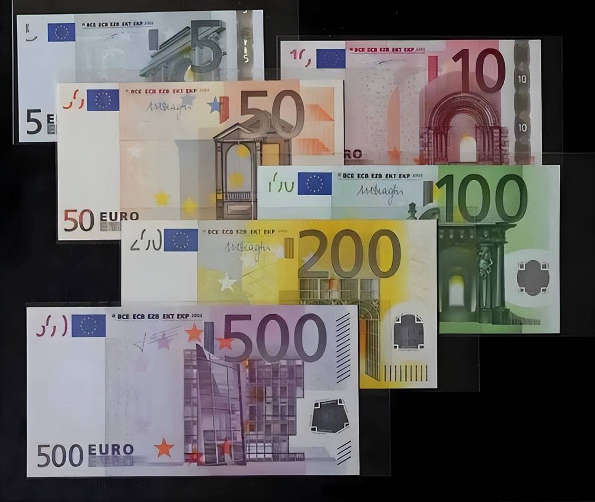 全球货币支付排名：美元跌至49.68％，欧元涨到22.36％，人民币呢