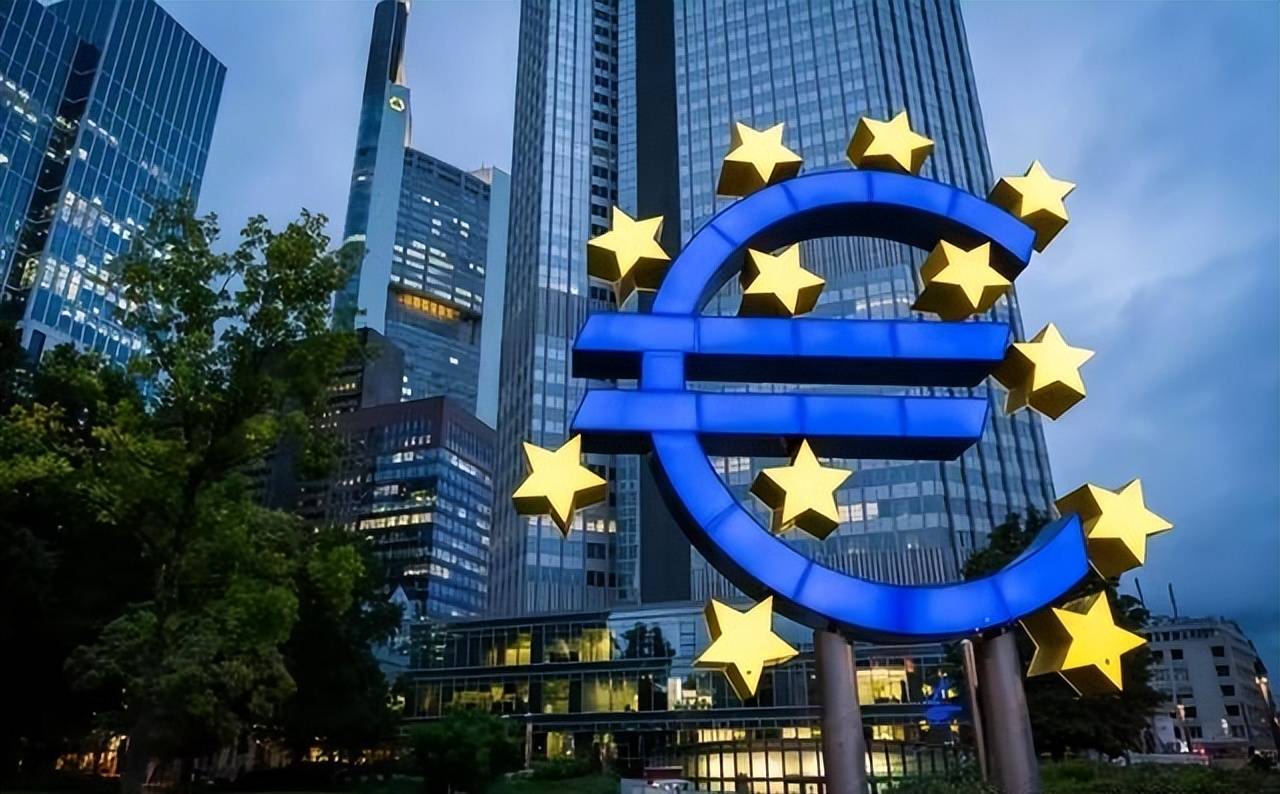 全球货币支付排名:美元涨到50.49%,欧元跌至21.9%,人民币呢