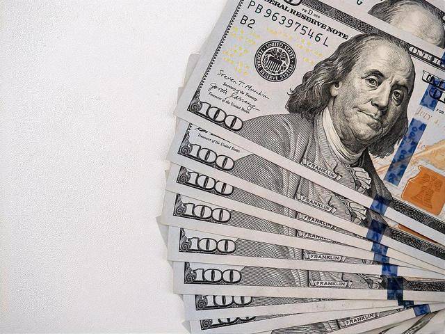 全球货币支付排名更新：美元跌破50%、欧元22%，人民币成绩如何？