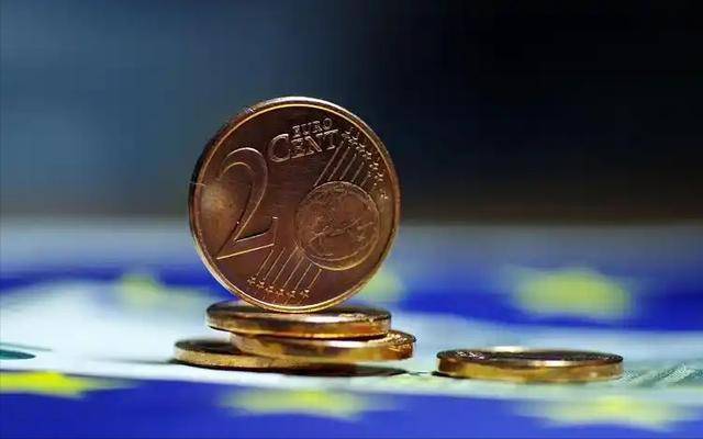 全球货币支付排名更新！美元暴涨至50.49%，欧元21.9％，人民币呢