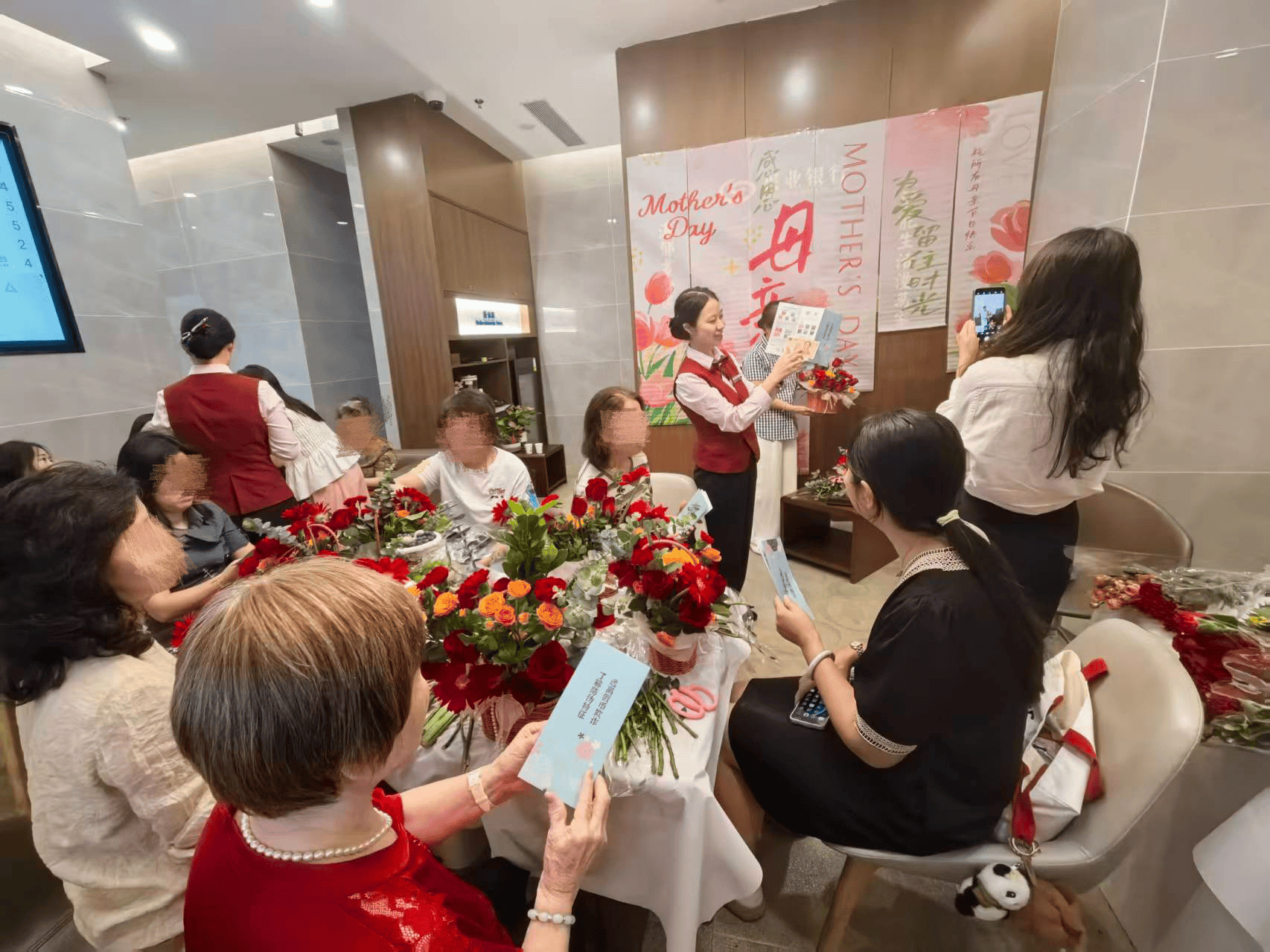 聚焦民生关切 筑牢反假防线，兴业银行深圳分行多场景开展反假货币宣传