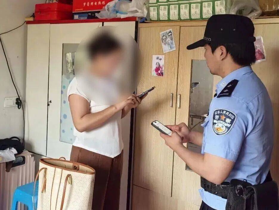 “我家进贼了！”男子报警，监控画面曝光：小偷大摇大摆入室翻找，得手14元现金后离开