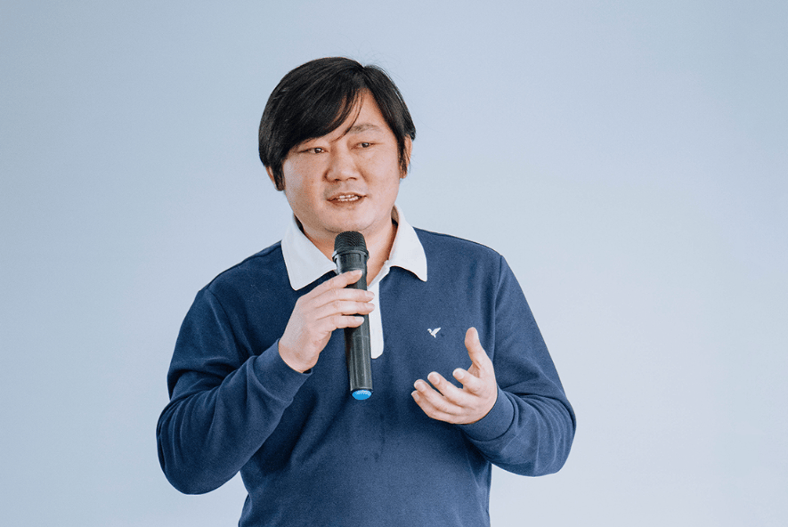 张雪称用房卡刷开了北京地铁闸机，北京地铁回复：此前并未遇到过相关案例，可能是因为卡片较薄